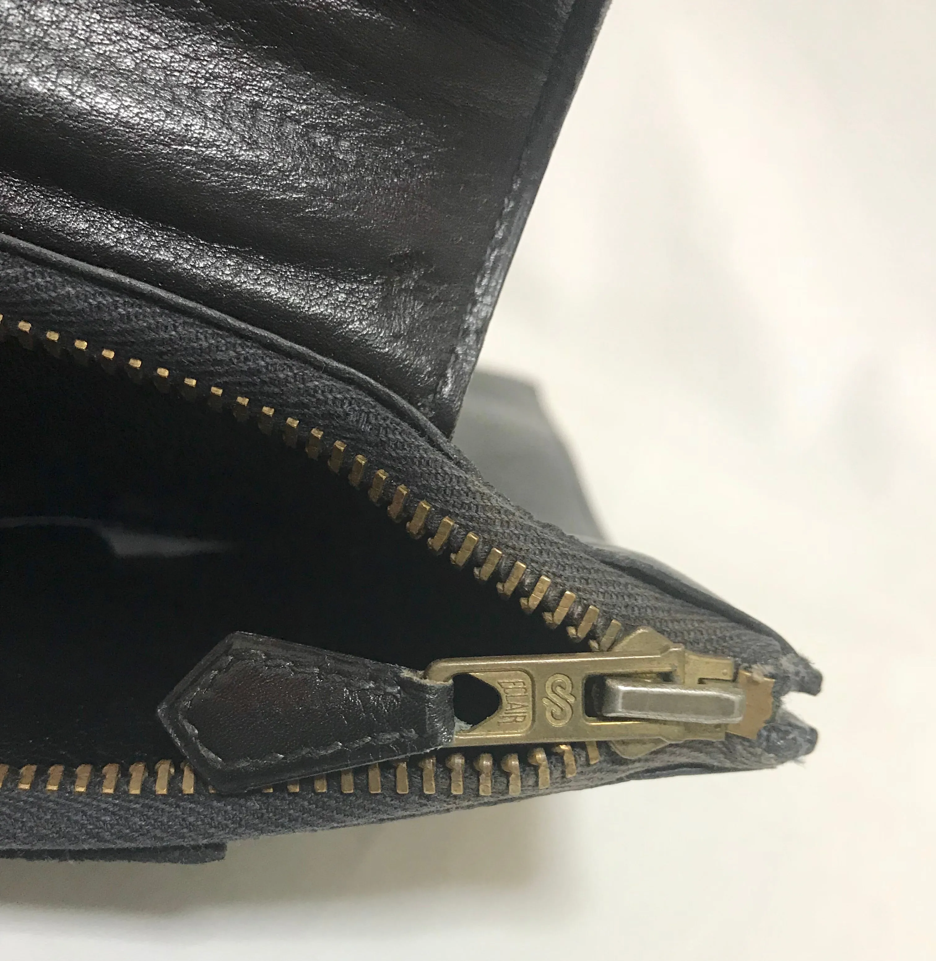 80's Vintage HERMES business portfolio bag, president in calf, suede, lizard. Stamp R, 1988. Limited edition back in the era. Unisex