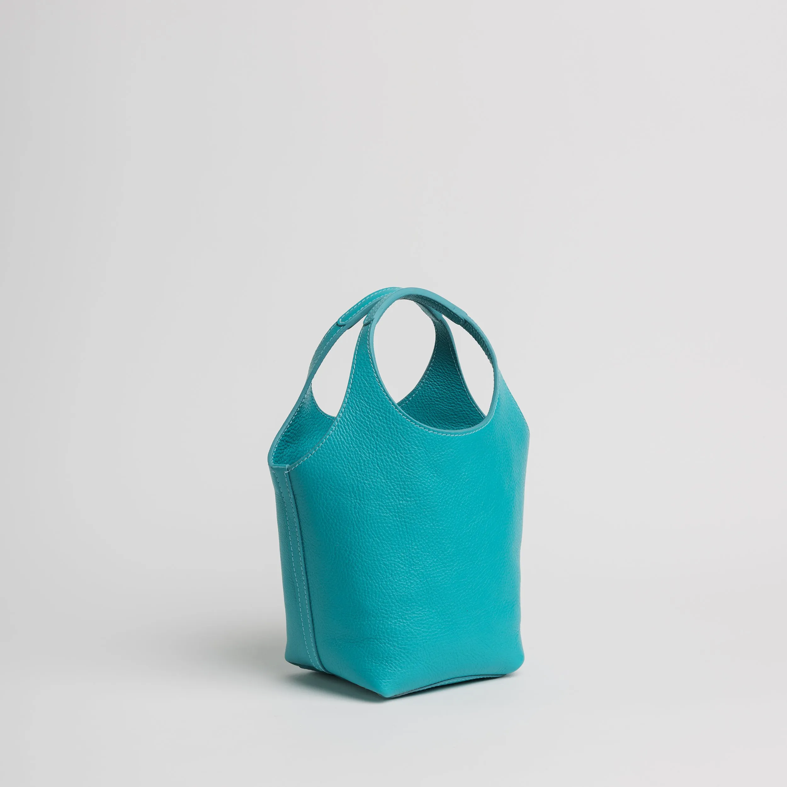 Ama in Turquoise