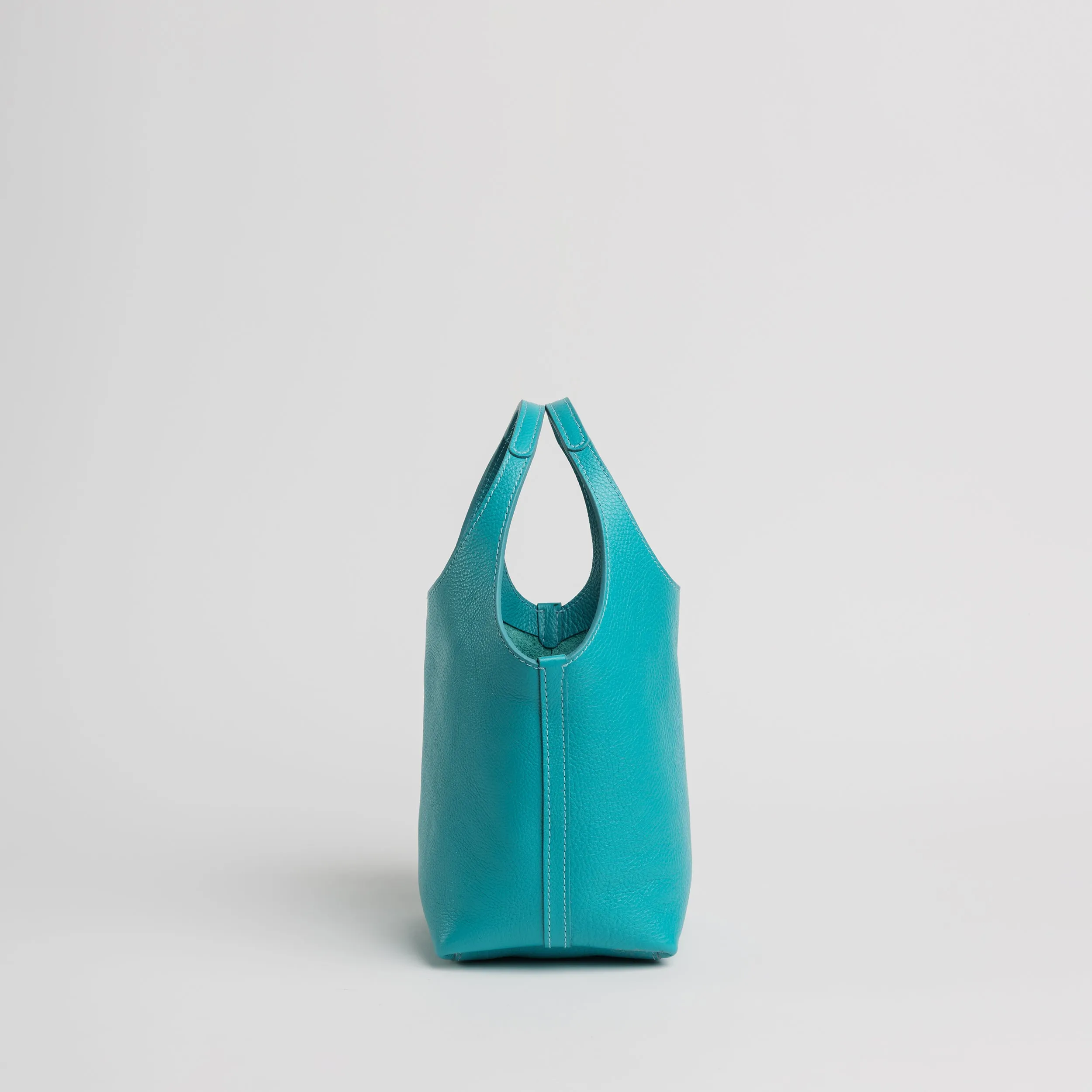 Ama in Turquoise