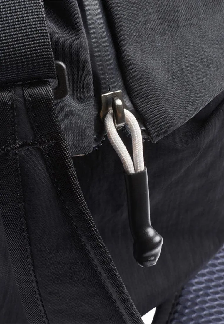 Bellroy Lite Duffel Black (Leather Free)