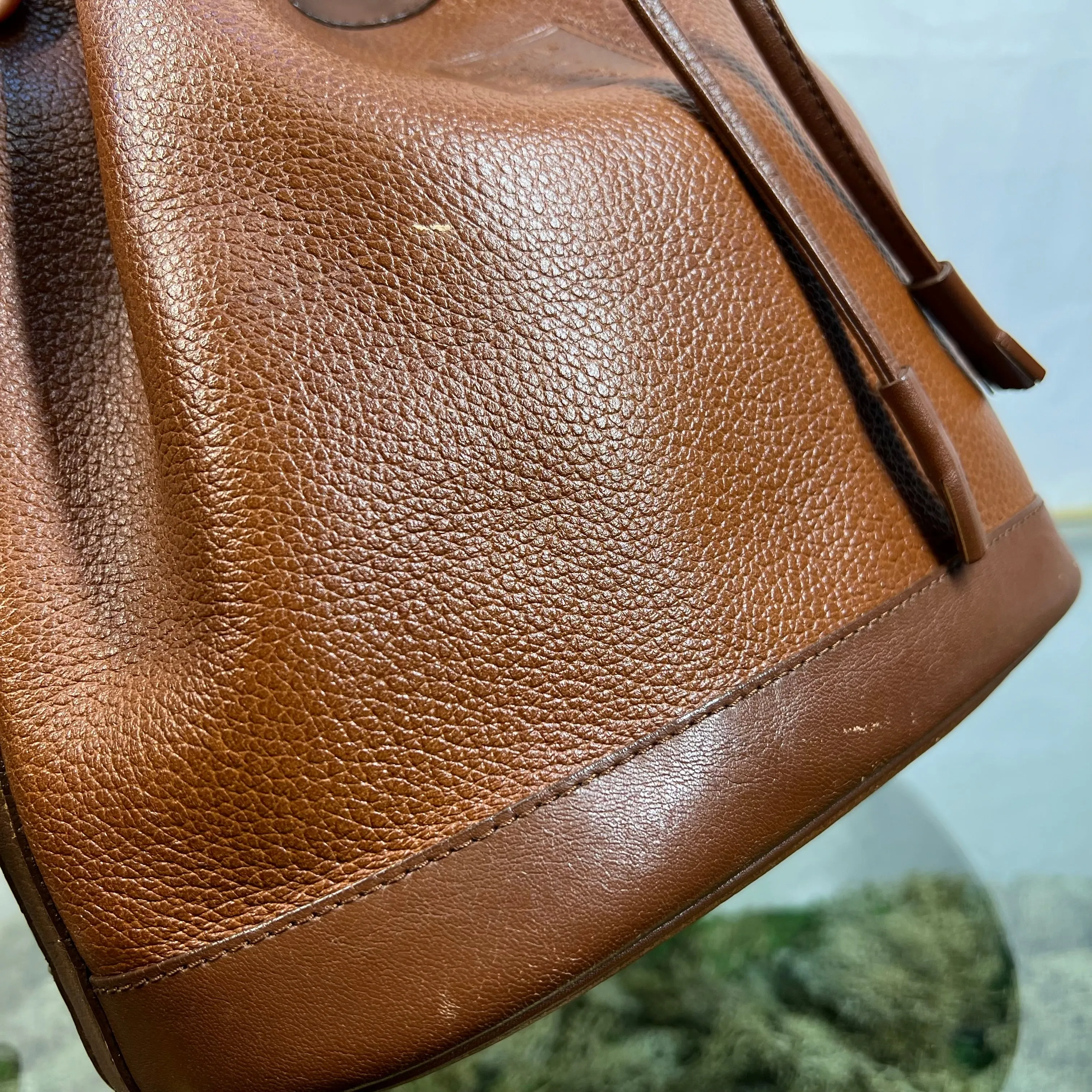 BURBERRYs Brown Grained Leather Vintage Drawstring Bucket Bag