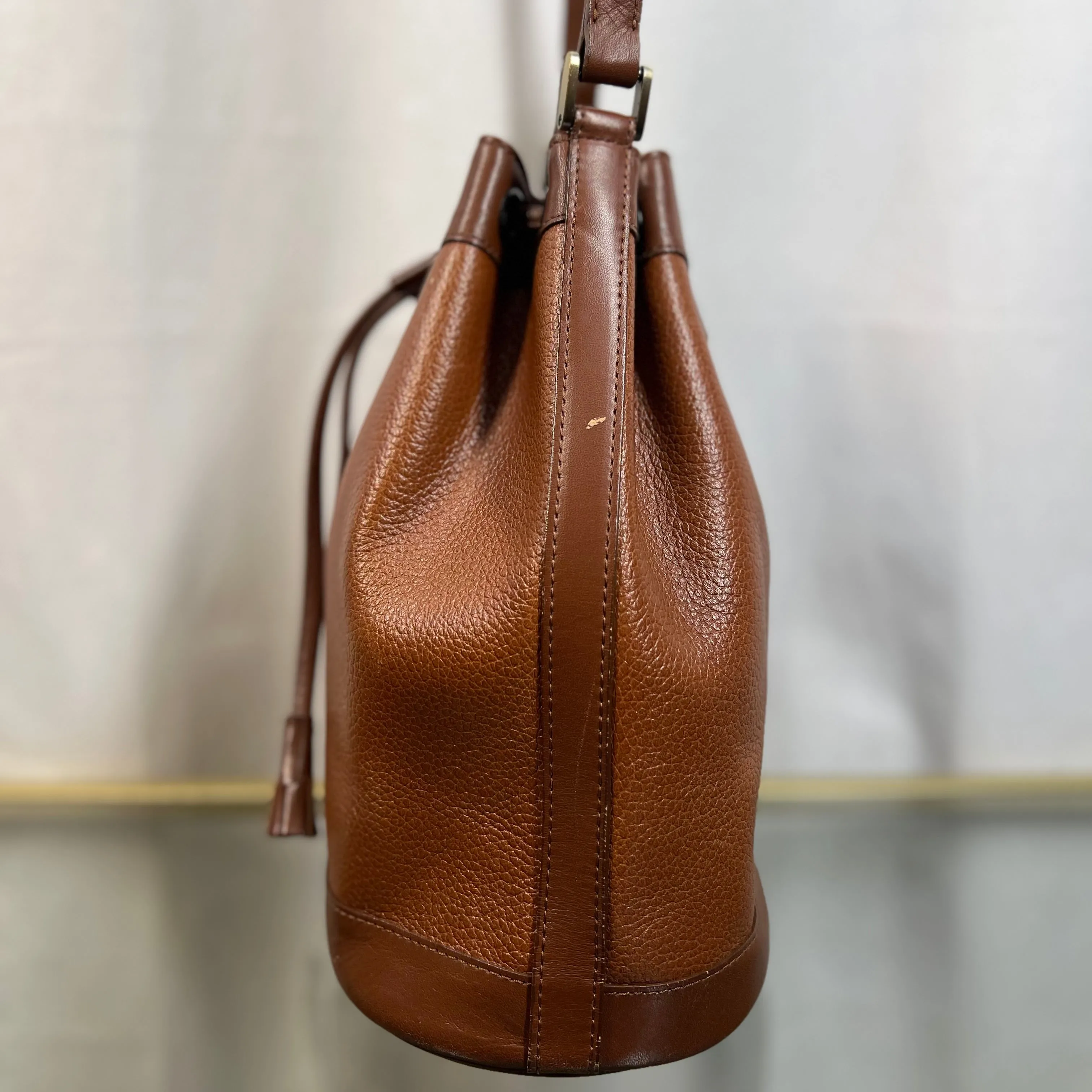 BURBERRYs Brown Grained Leather Vintage Drawstring Bucket Bag
