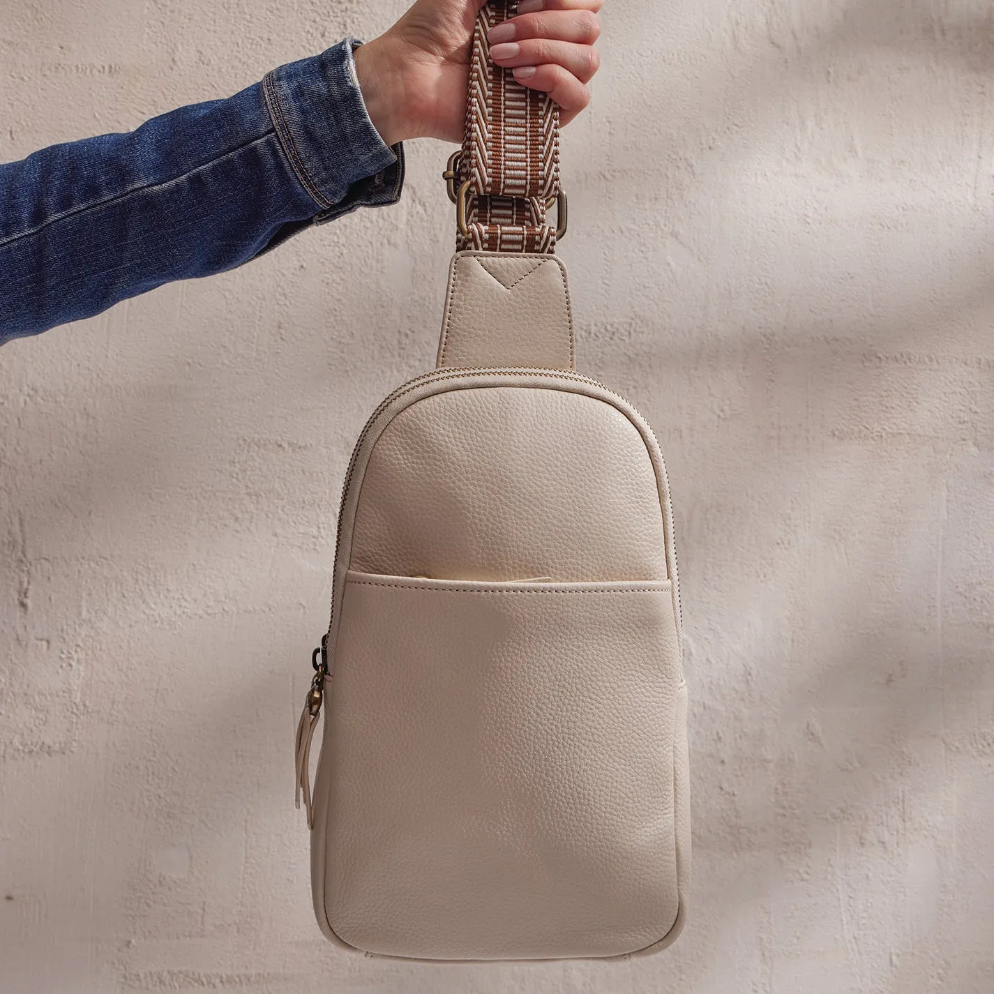 Cass Sling in Pebbled Leather - Ivory