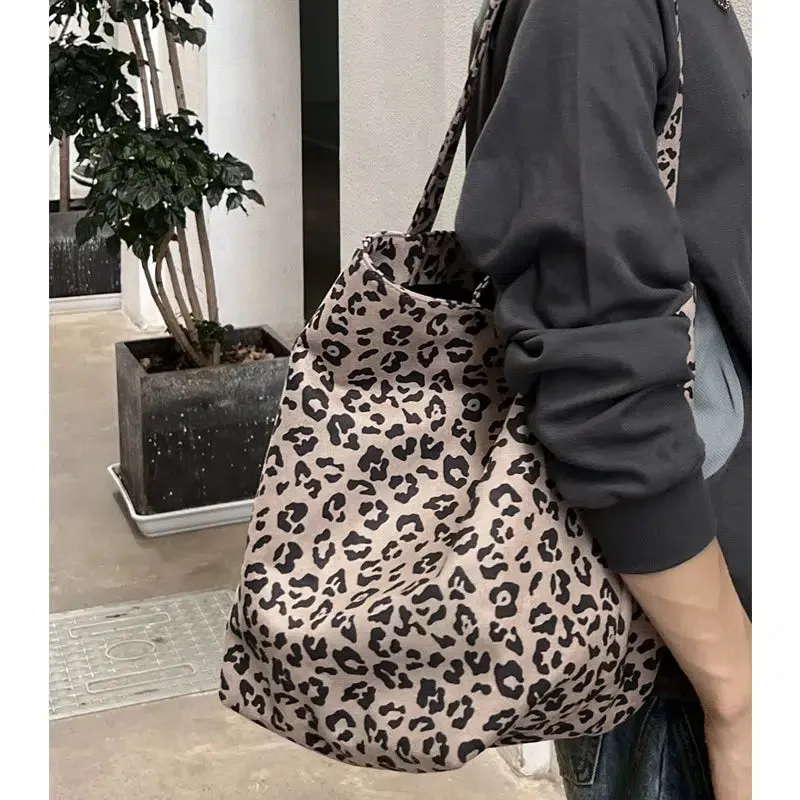 Casual Leopard Print Bag