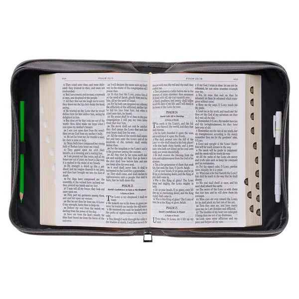 Christianart Bible Cover, Majestic Lion Bible Cover - 'Be Strong in the Lord' Ephesians 6:10, CABBBCV04020324.