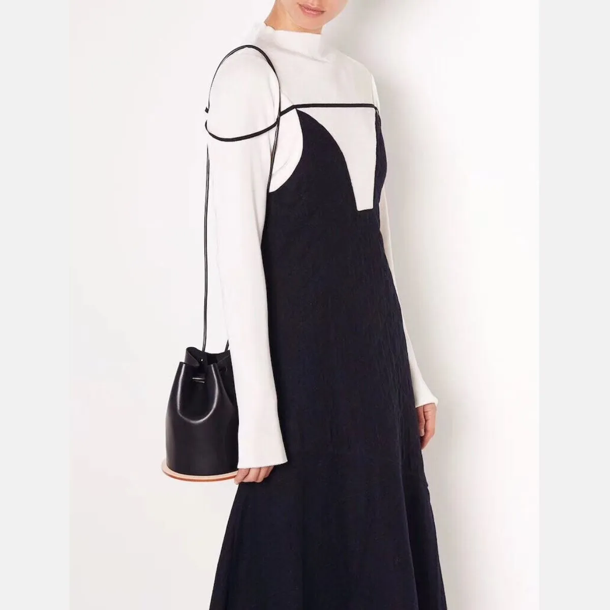 Disc in Black Bucket Bag