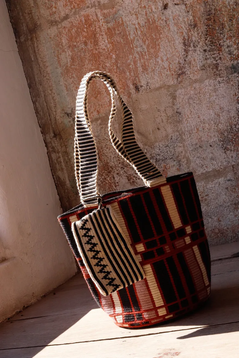 Evora Large Bucket Bag