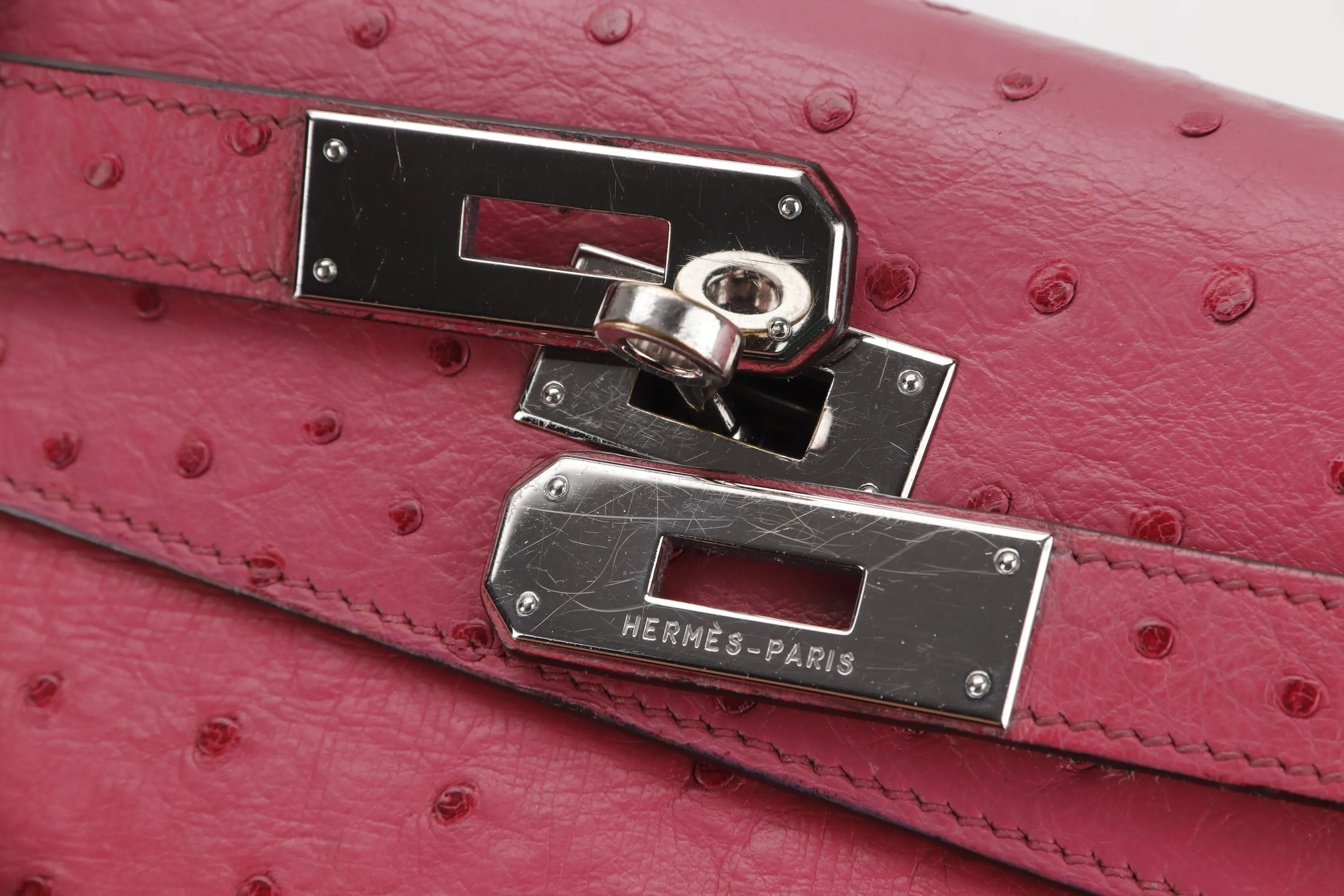 (EXOTIC) HERMES KELLY 28 (STAMP J) FUCHSIA OSTRICH PALLADIUM HARDWARE, WITH KEYS, LOCK, STRAP & DUST COVER