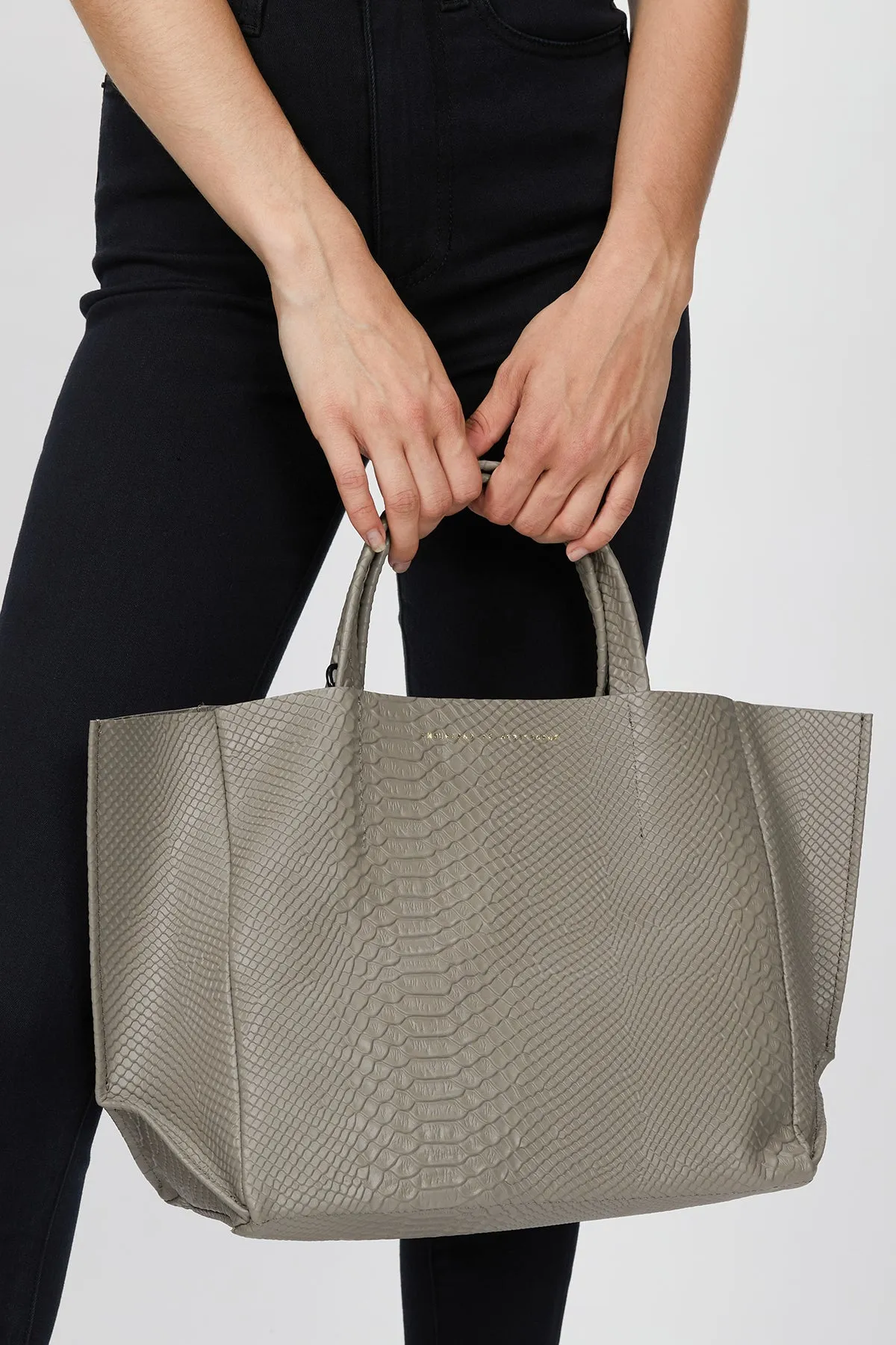 HALF TOTE