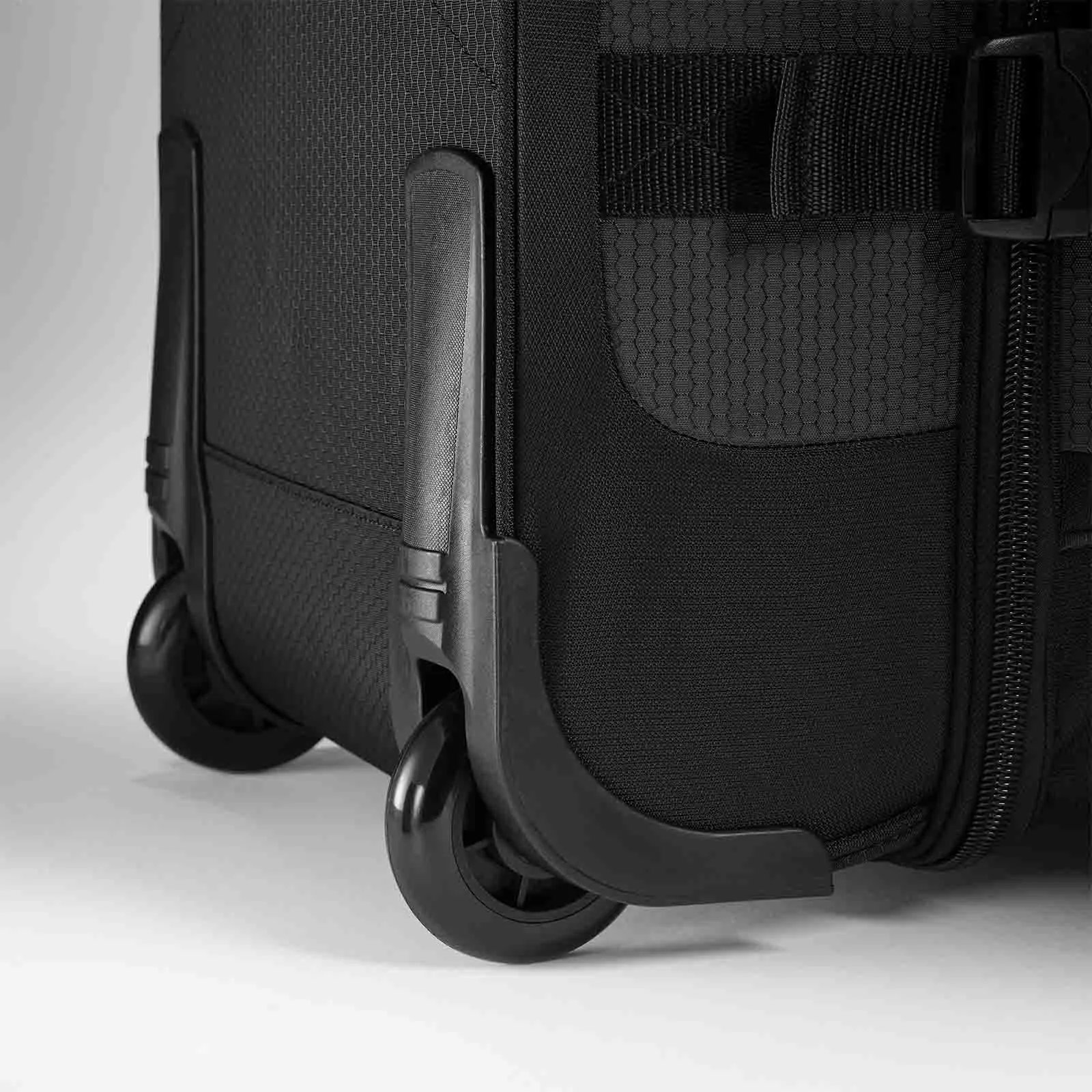High Sierra Fairlead 86cm Wheeled Duffel Mercury