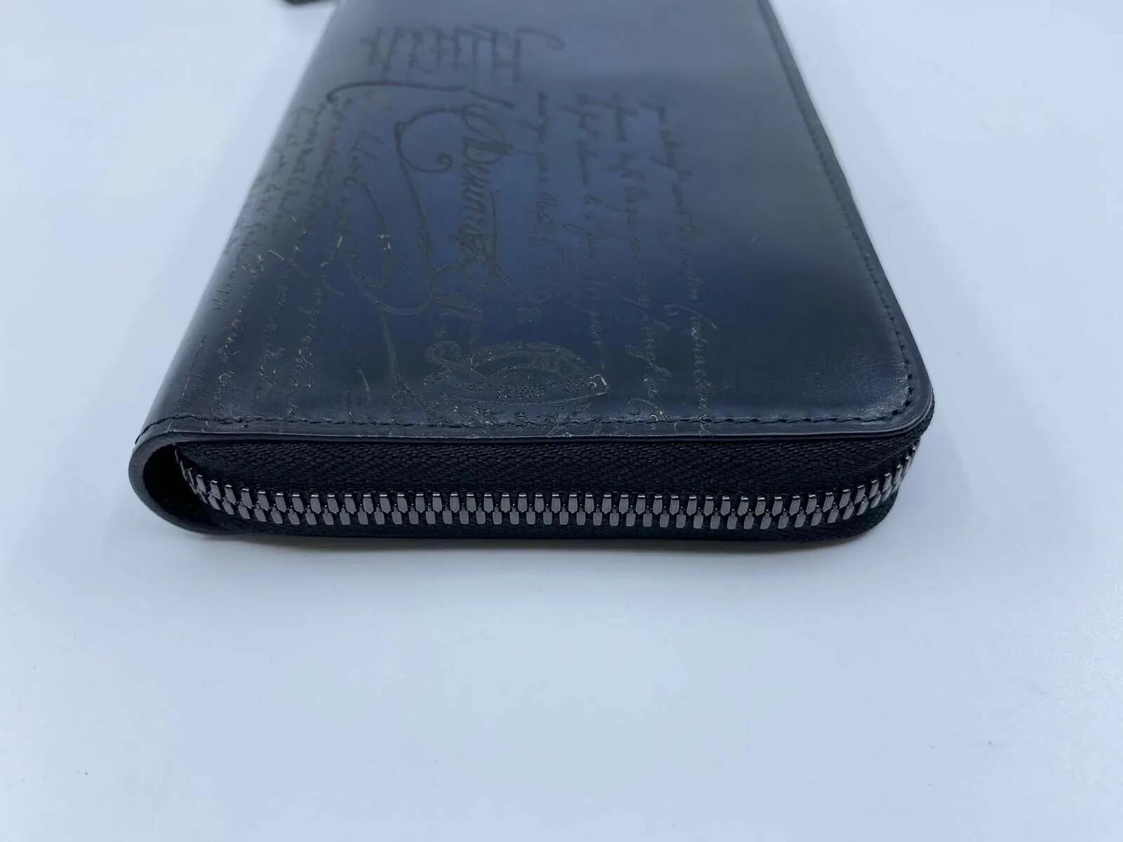 Itauba Scritto Leather Long Zipped Wallet