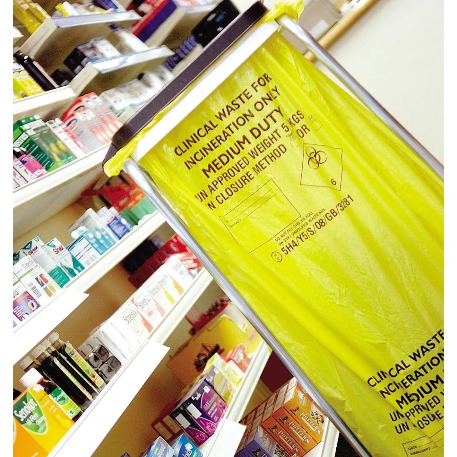 KleenMe Clinical Waste Sacks | Yellow | Roll | Medium Duty | Roll of 50