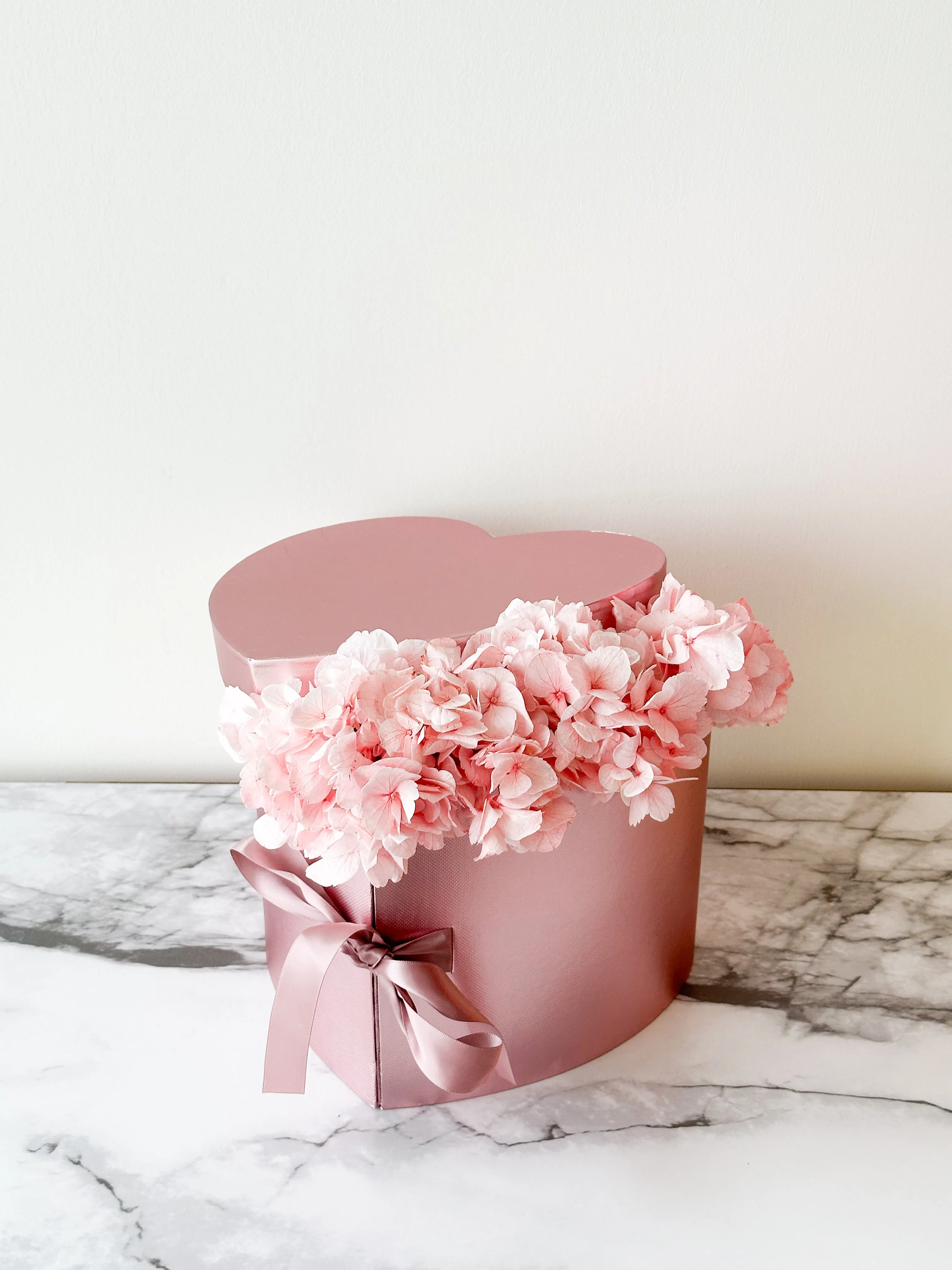 Luxury Heart Shape two-drawer Flower/Gift Box in Gold and Red