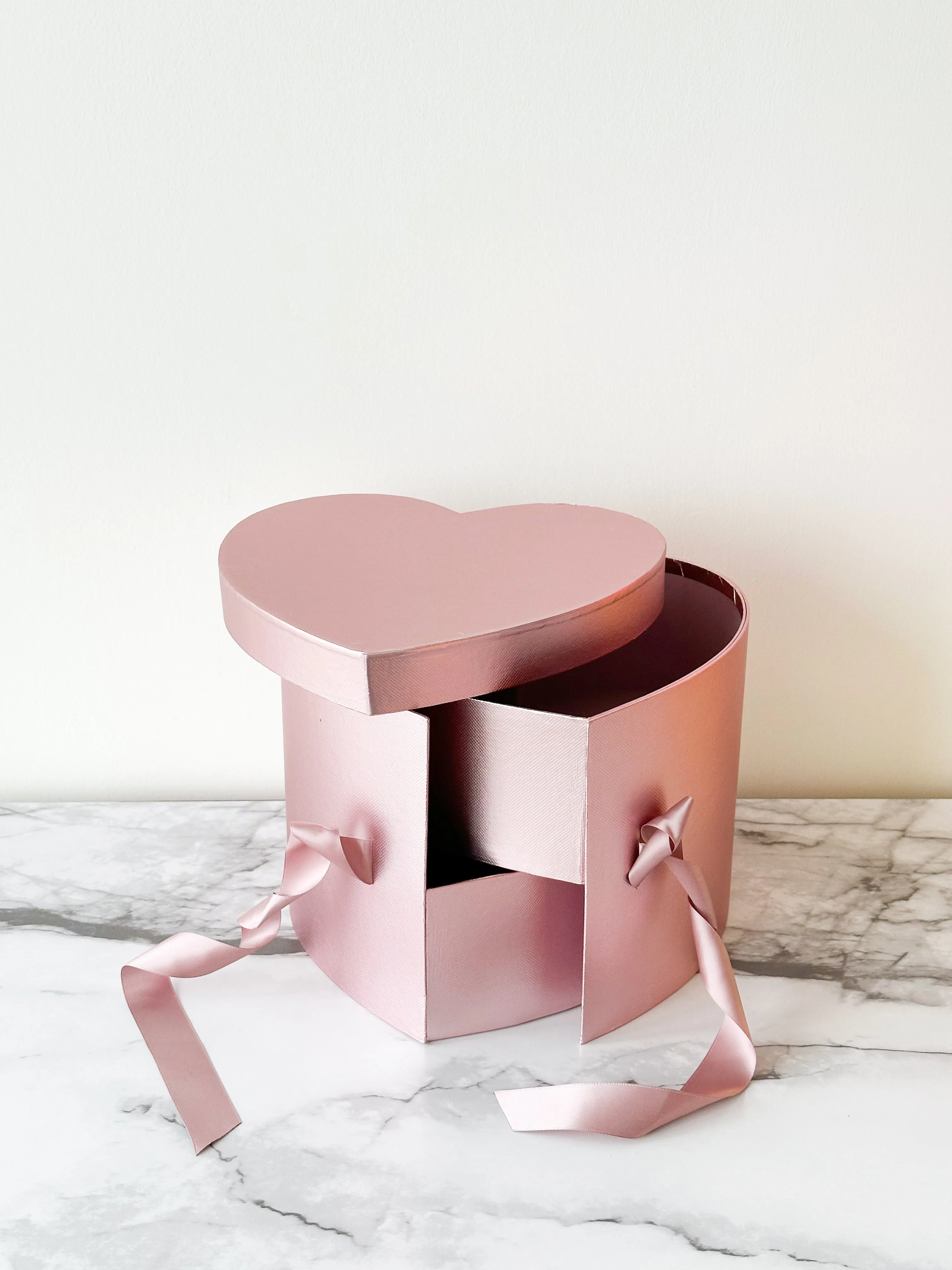 Luxury Heart Shape two-drawer Flower/Gift Box in Gold and Red