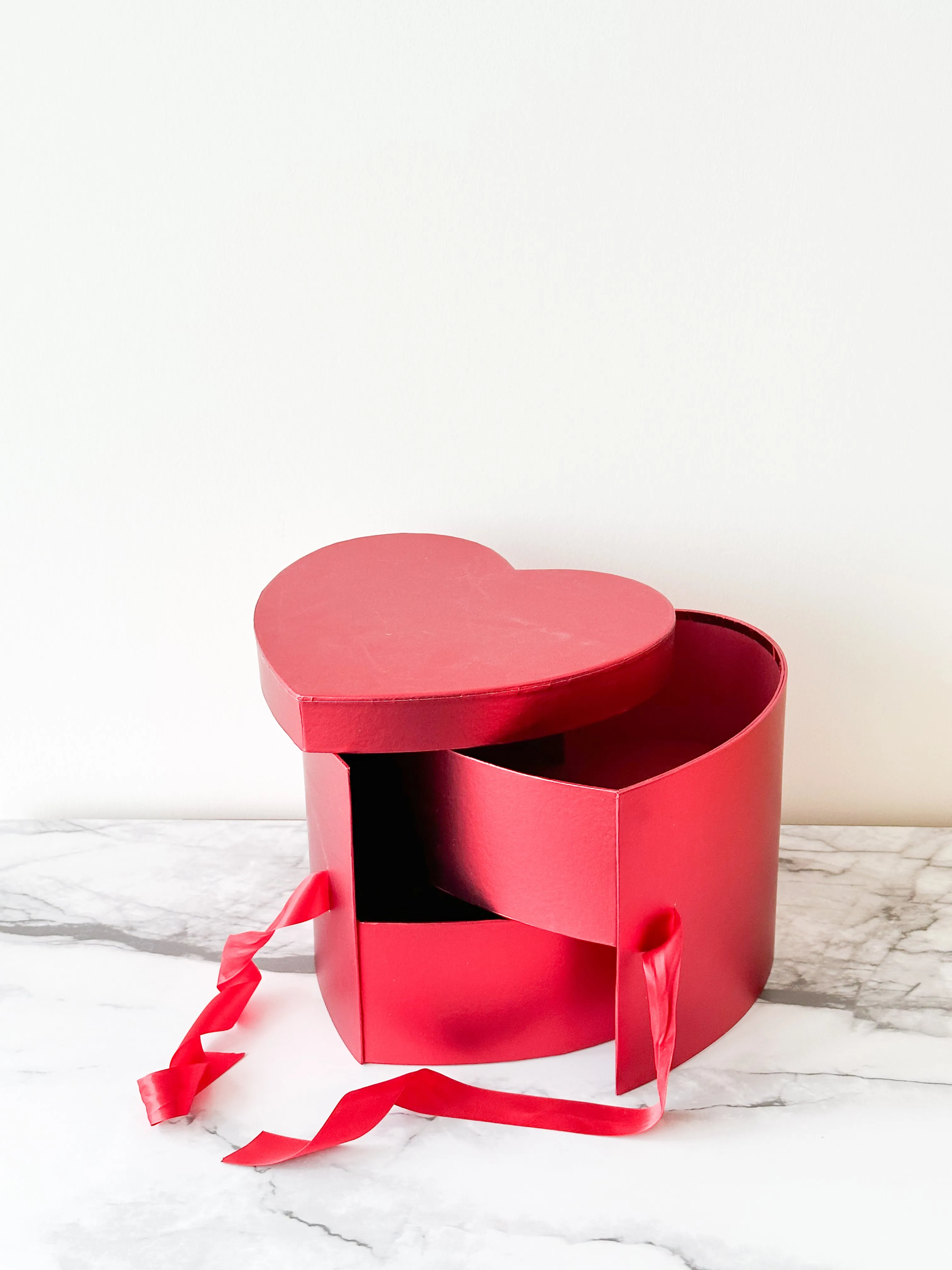 Luxury Heart Shape two-drawer Flower/Gift Box in Gold and Red