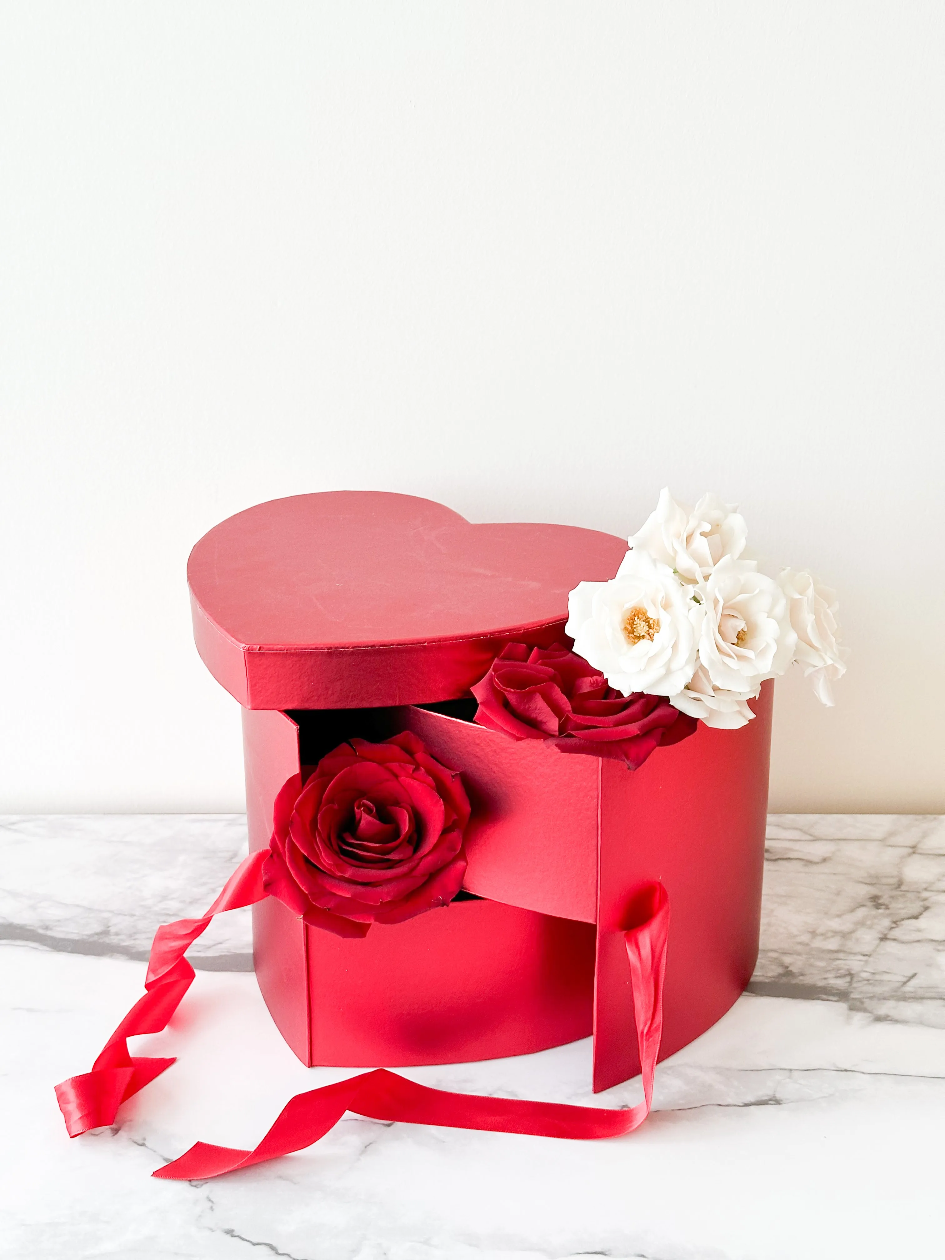 Luxury Heart Shape two-drawer Flower/Gift Box in Gold and Red