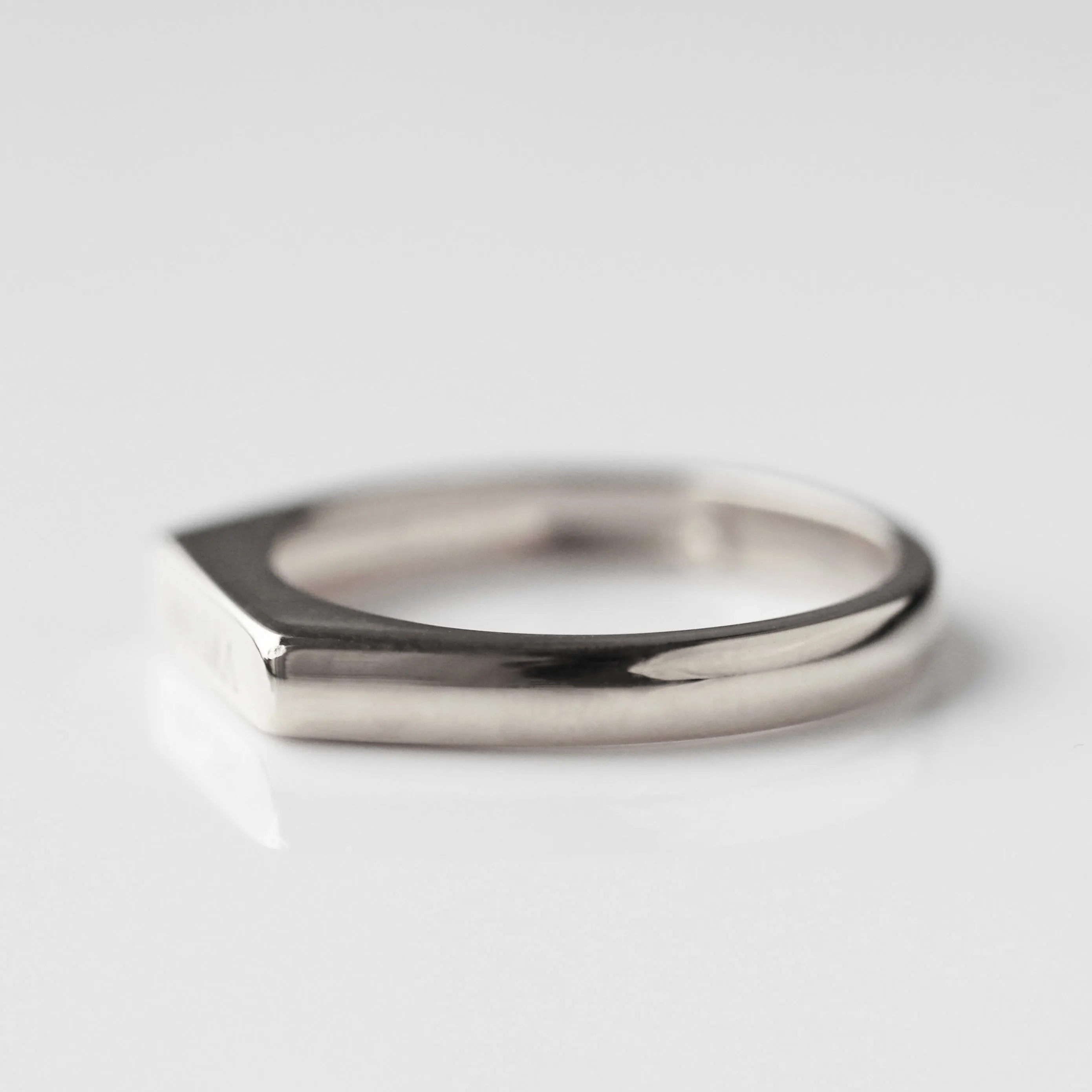 Mama Vintage Signet Ring