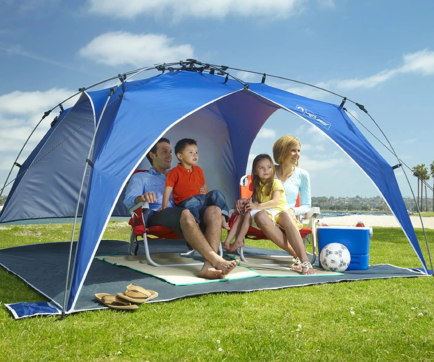 New in box! Lightspeed Outdoors Quick Canopy Instant Pop Up Shade Tent, Blue! Retails $206 