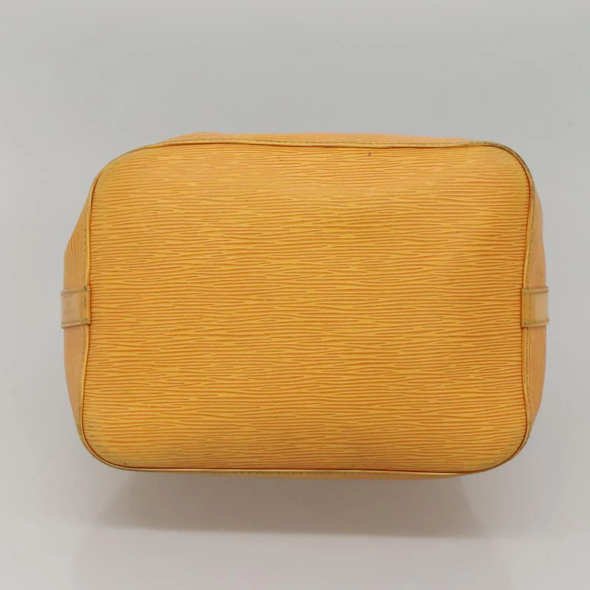 Noe Bucket Bag Drawstring Closure