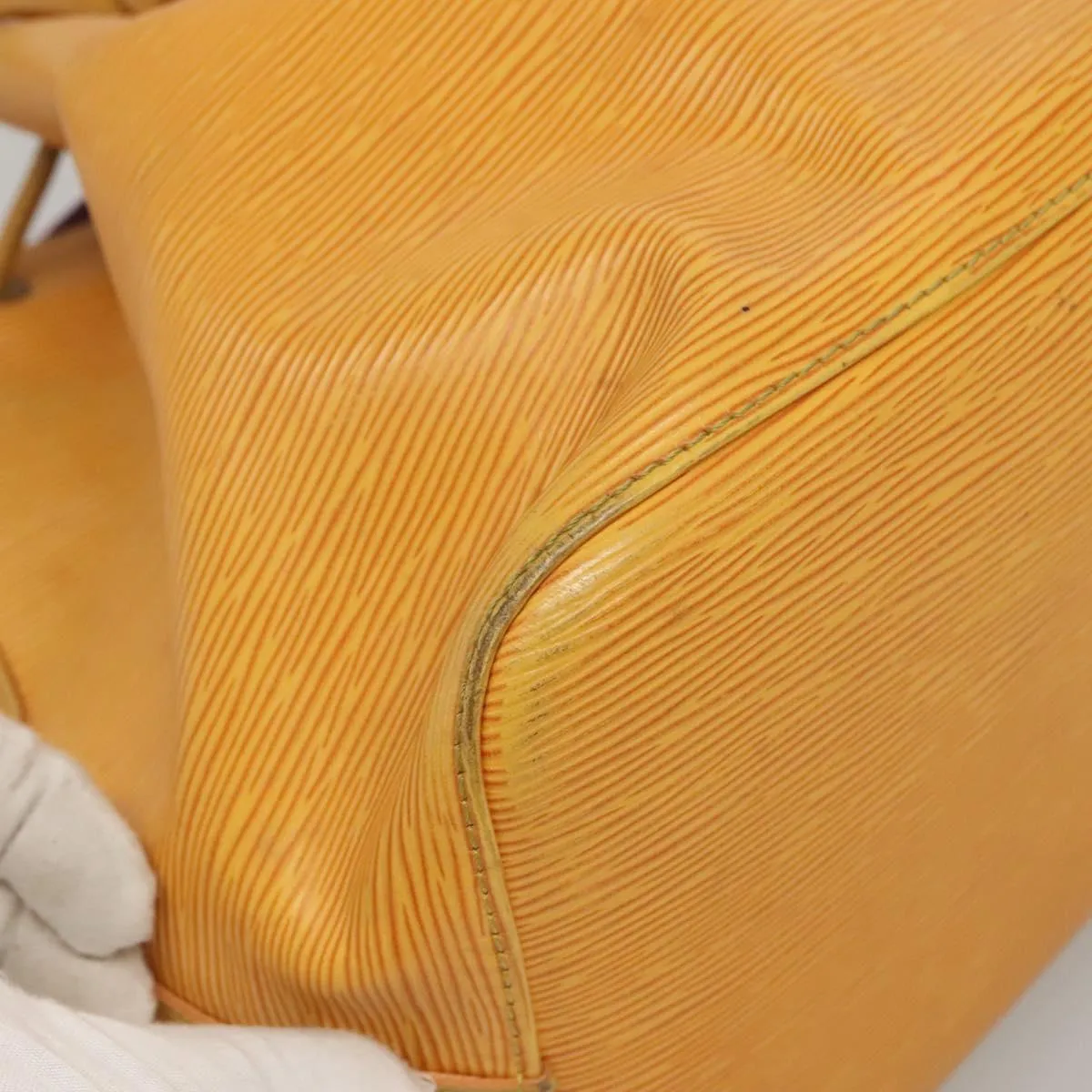 Noe Bucket Bag Drawstring Closure