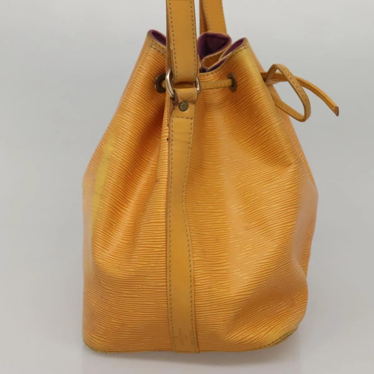 Noe Bucket Bag Drawstring Closure