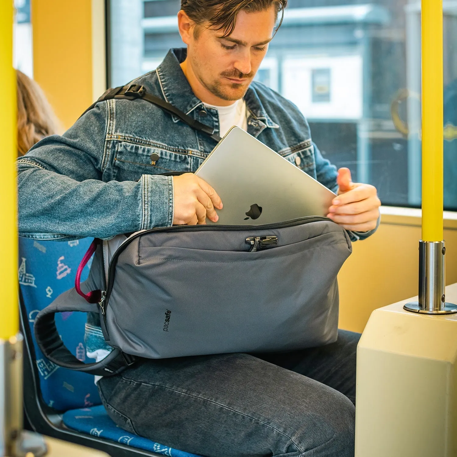Pacsafe® V anti-theft Commuter Backpack (Fits 13" / 16" Laptop)