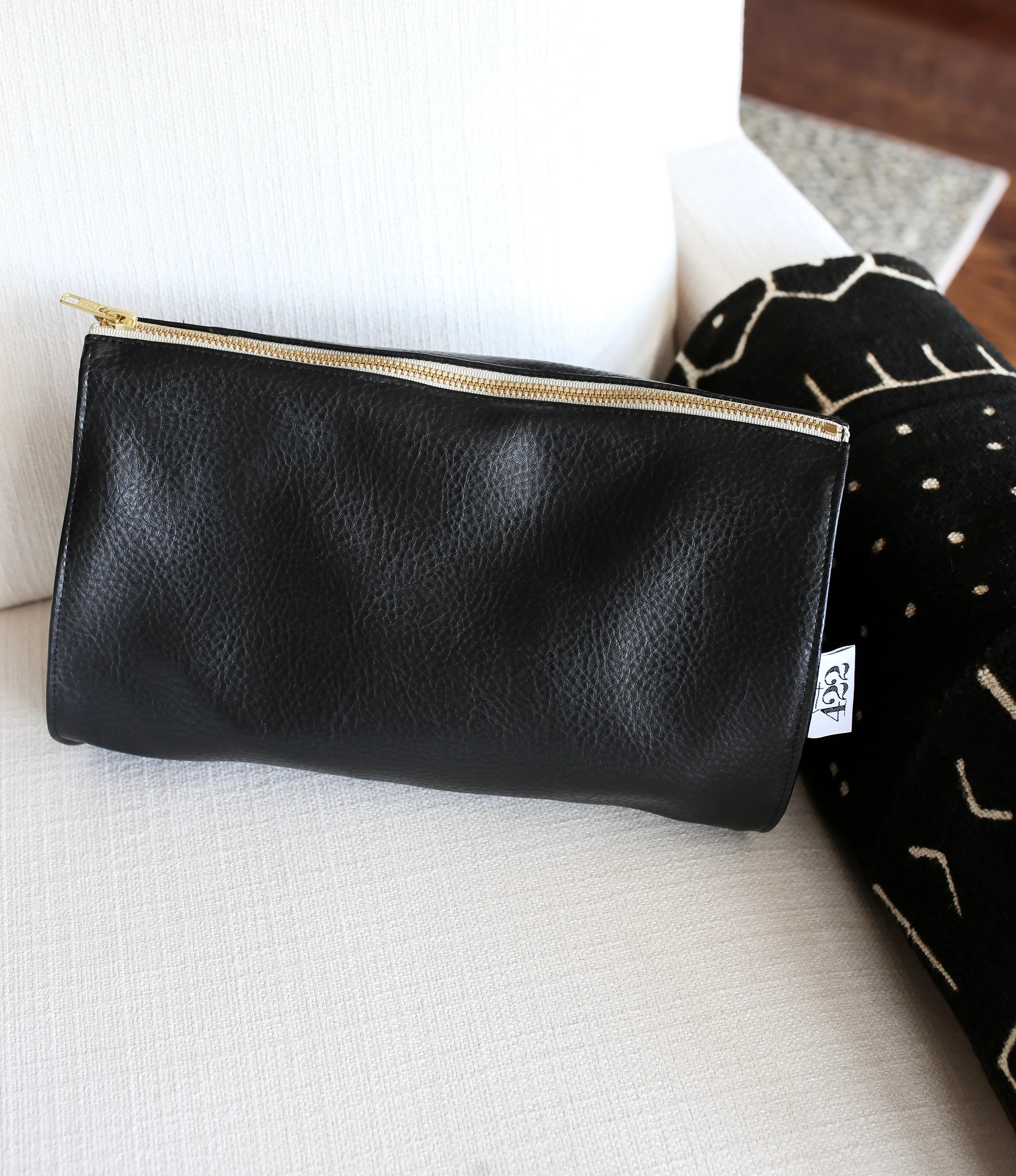 Sarah Make Up Bag in Bowie Black