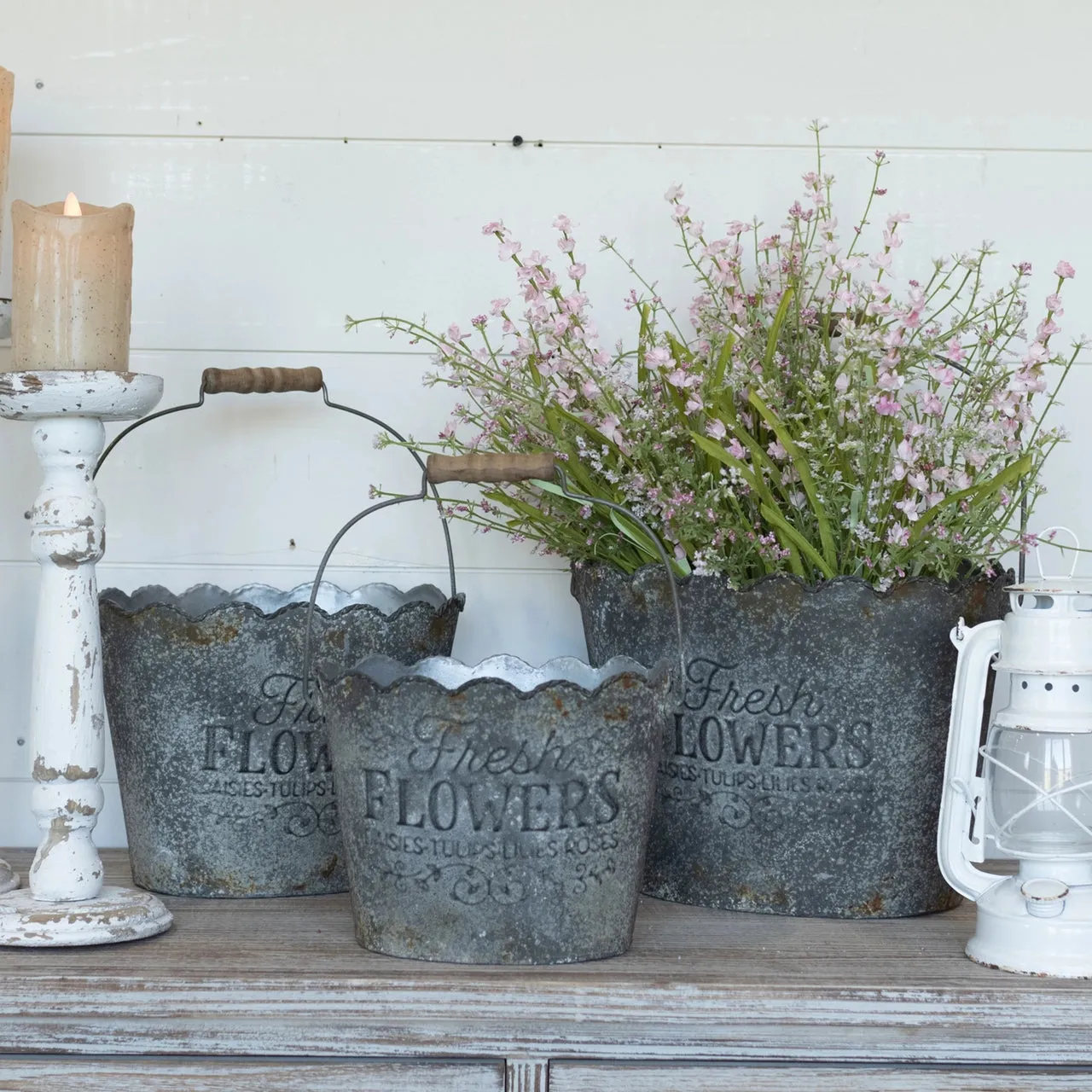 Scalloped Flower Bucket
