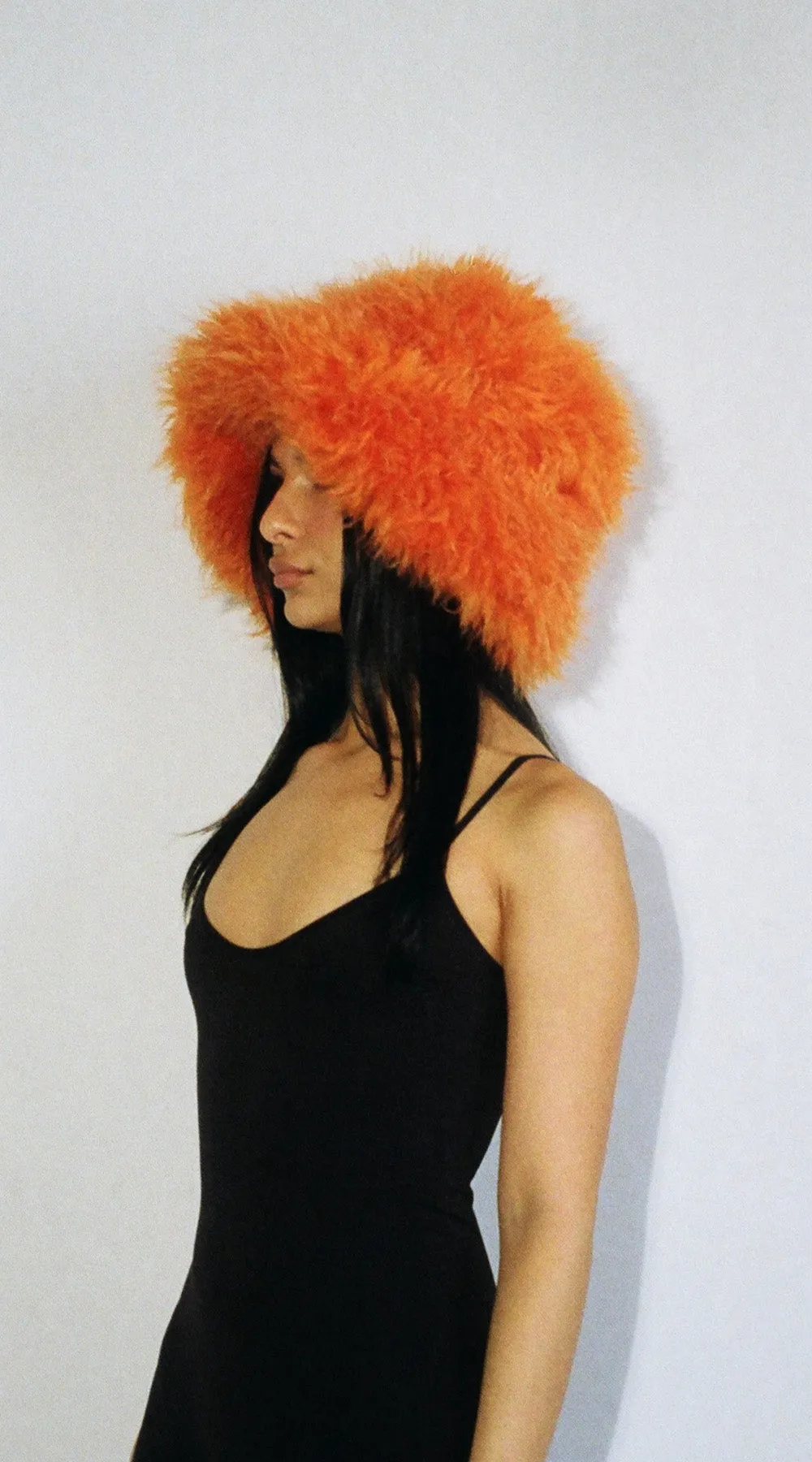 SHAGGY BUCKET ORANGE