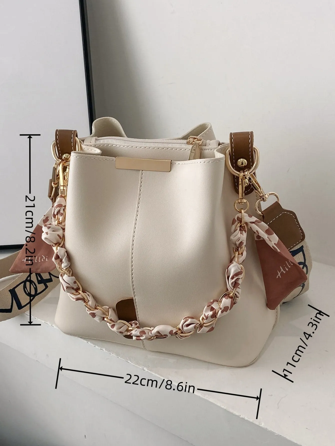 Small Chain Decor Bucket Bag - White- FD ⚡