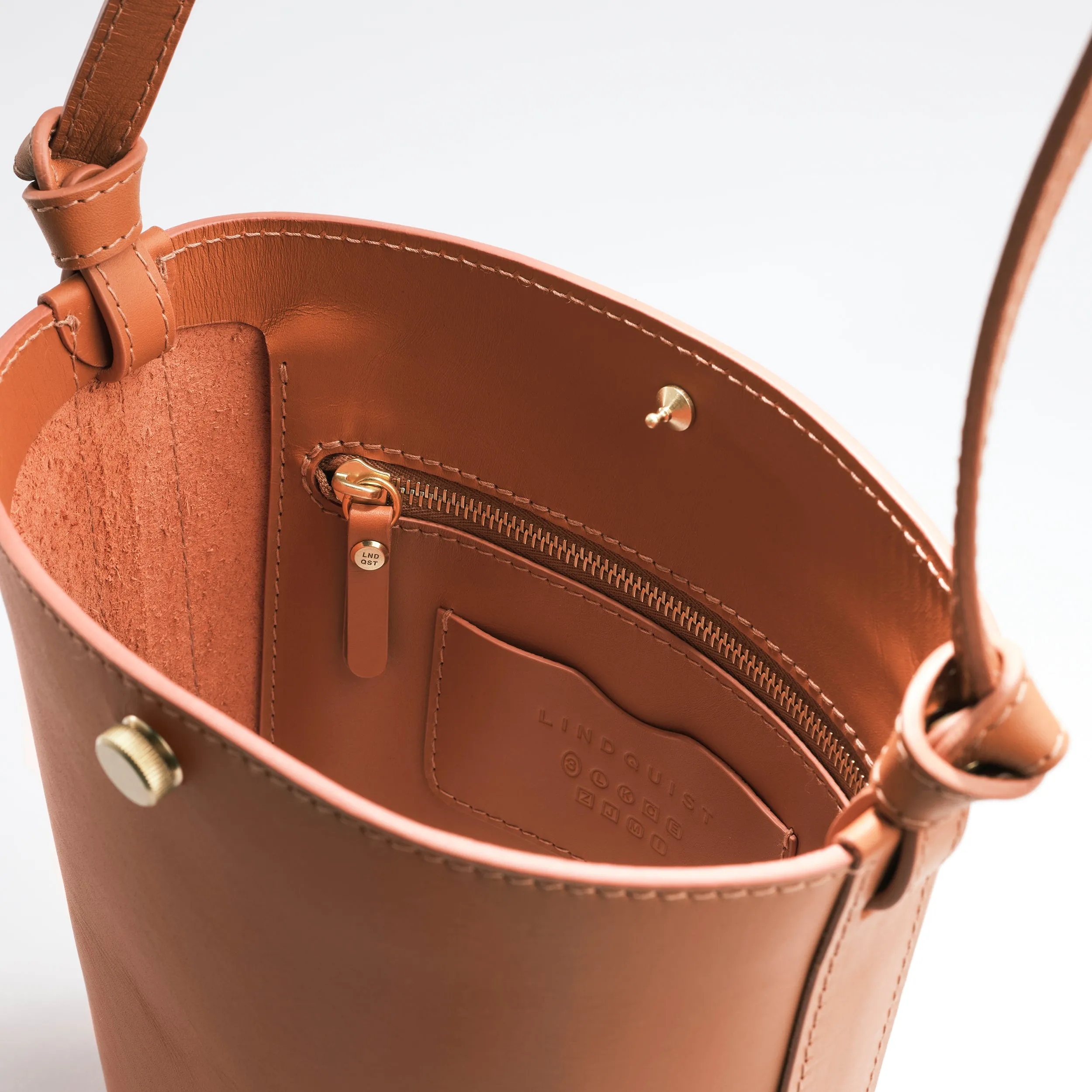 Small Hilma in Terracotta Vachetta