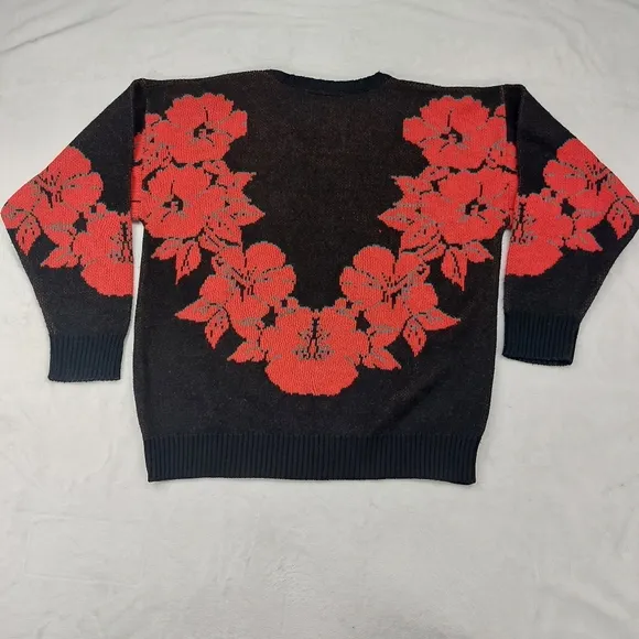 THREADNEEDLE STREET VTG BLACK RED POINSETTIA FLORAL HOLIDAY CHRISTMAS SWEATER M