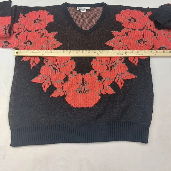 THREADNEEDLE STREET VTG BLACK RED POINSETTIA FLORAL HOLIDAY CHRISTMAS SWEATER M