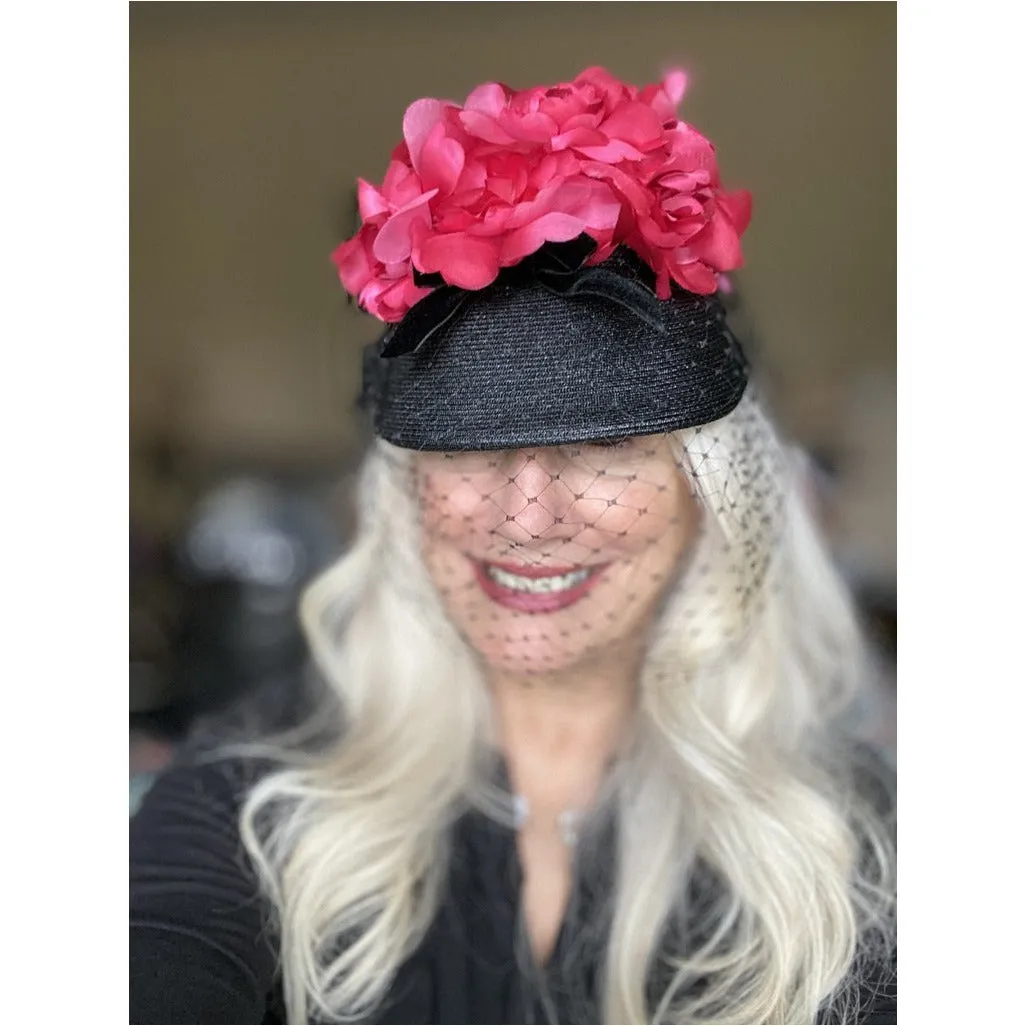 Vintage Ladies Bucket Hat Black Straw w/ Red Silk Flower Crown 1940s