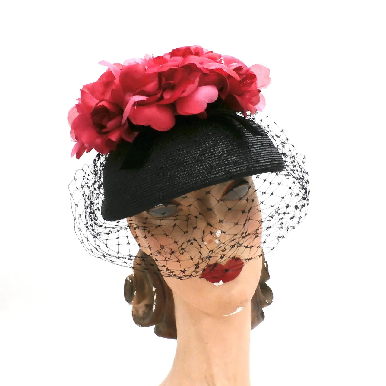 Vintage Ladies Bucket Hat Black Straw w/ Red Silk Flower Crown 1940s