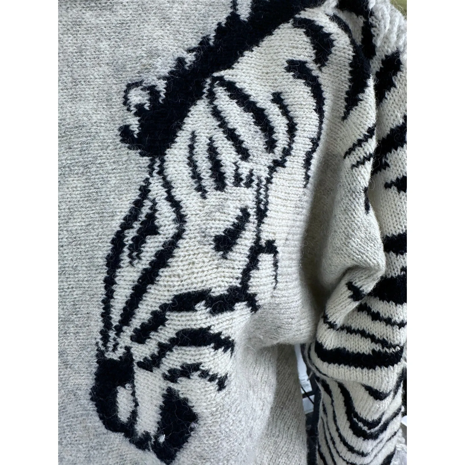 VTG Knight's LTD Shetland Wool Sweater Zebra Intarsia Fringe 80s Gray Sz 38/M/L