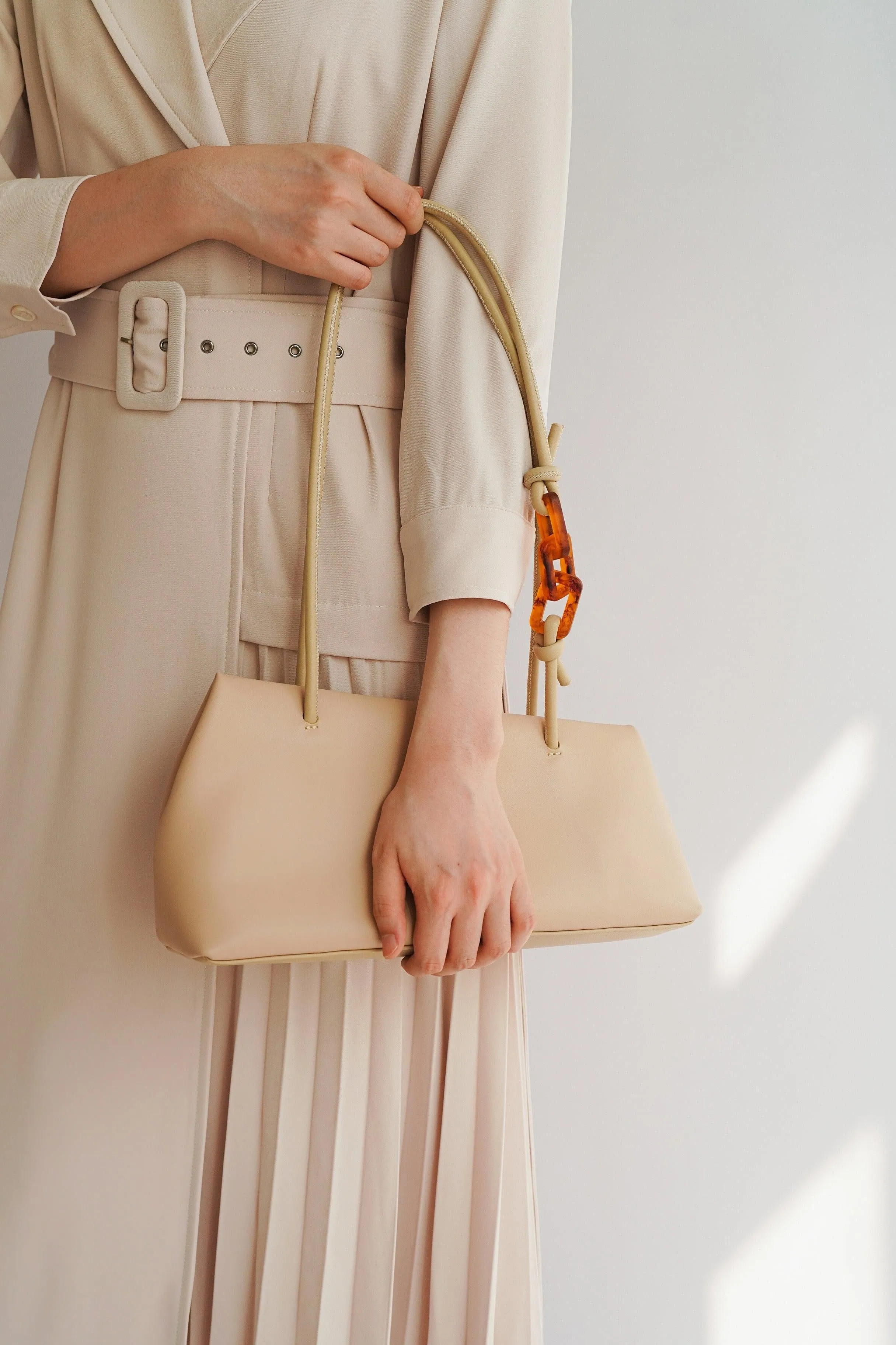 Zella Leather Shoulder Bag - Creamy