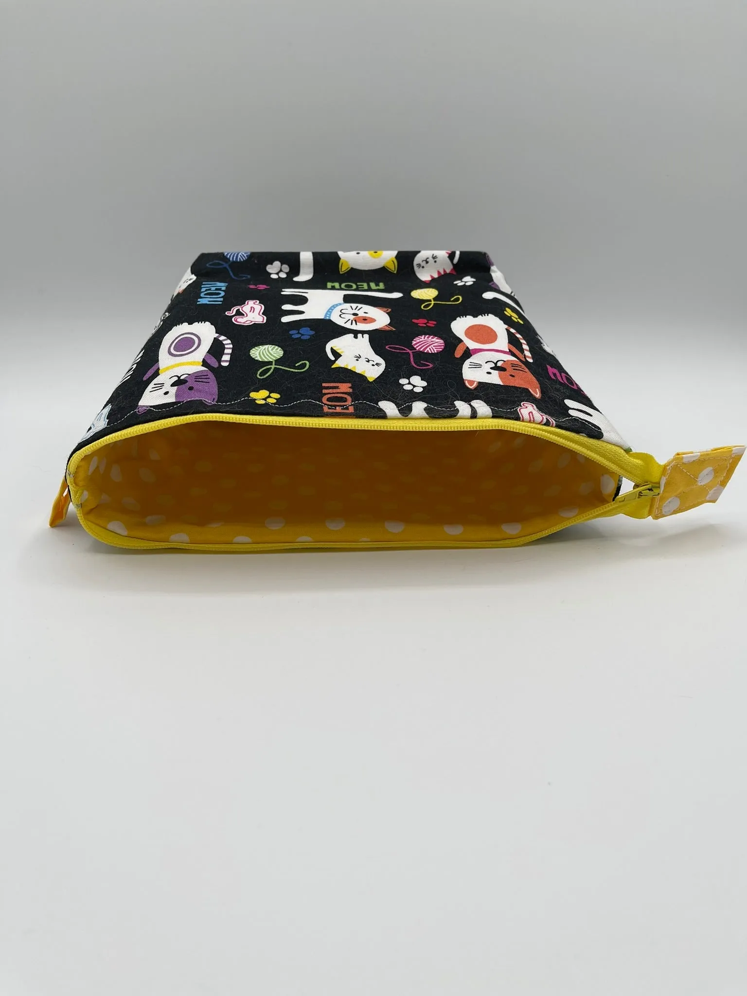 Zipper Bucket Bag - Cats on Black