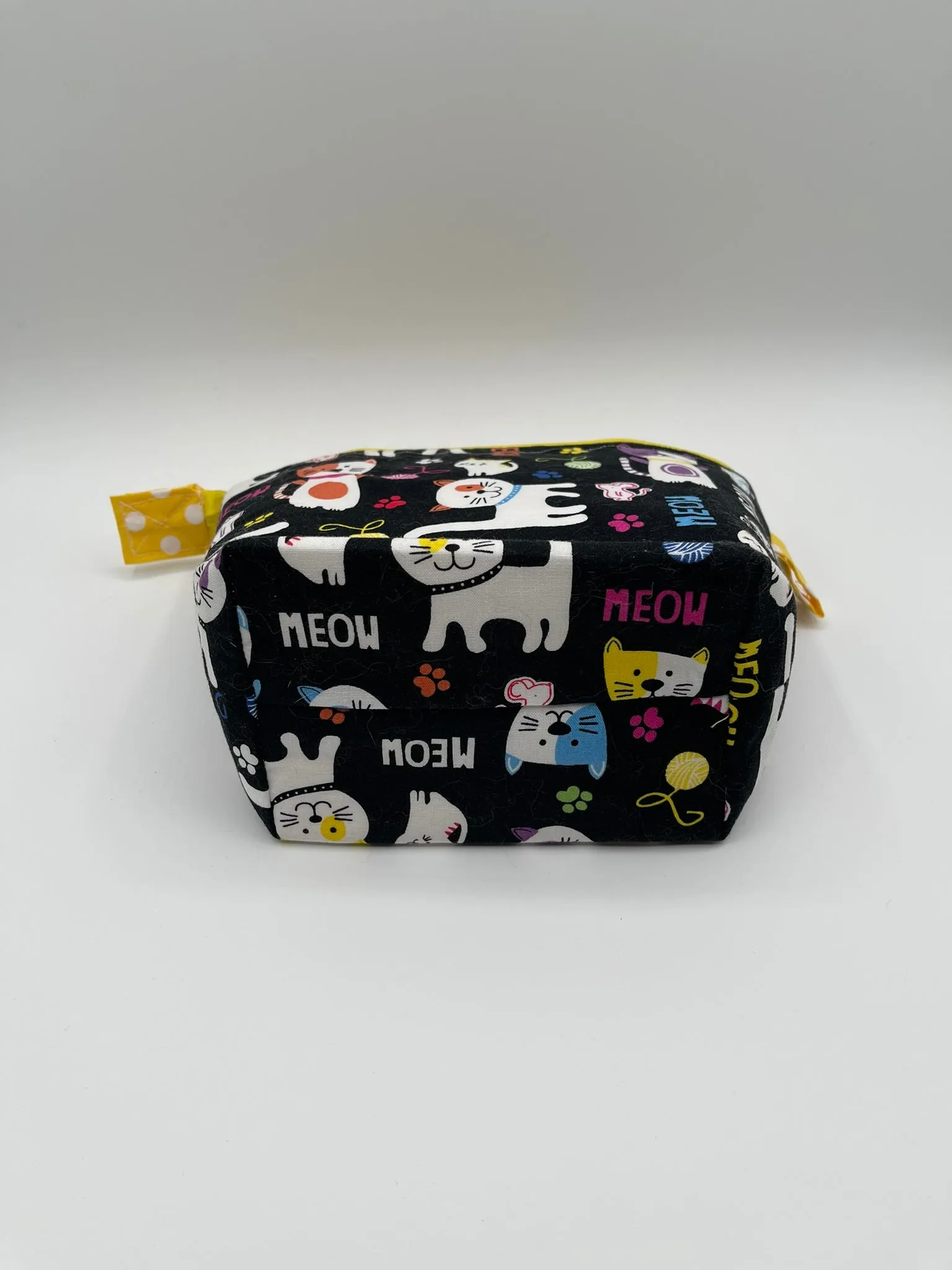 Zipper Bucket Bag - Cats on Black